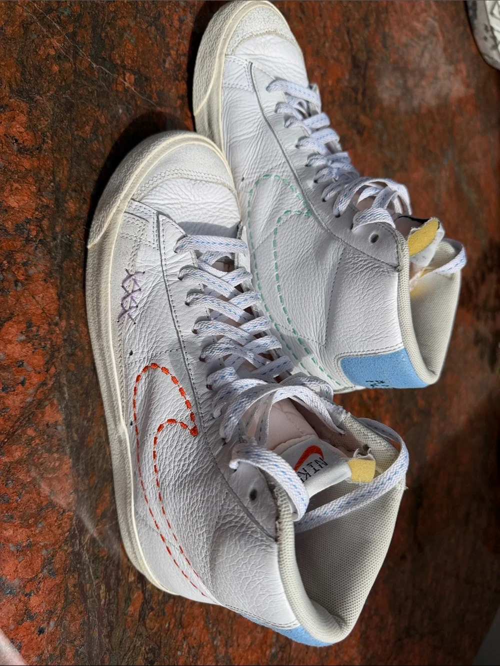 Nike 101 Womens 9/Mens or Boys 7 White High-Top Sneakers